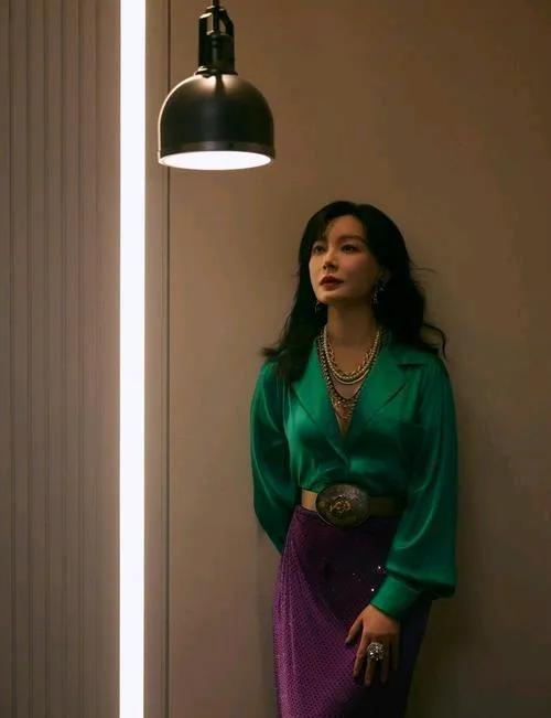 最近陈数聊起自己的感情经历，真的太有意思了！她带赵胤胤回家见老爸的时候，她爸打量