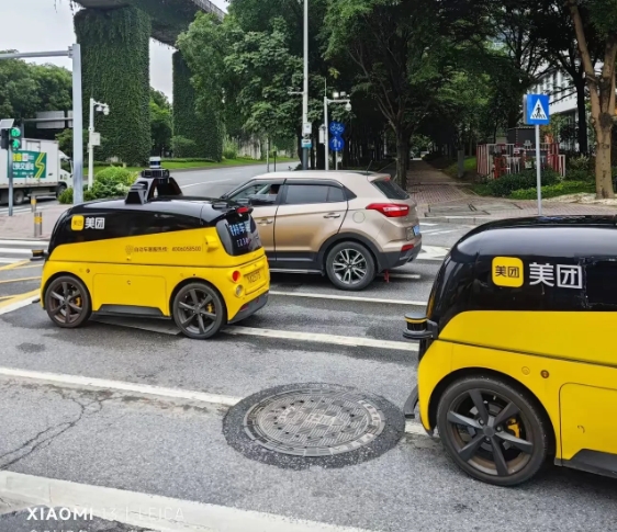 汉，坐无人驾驶出租车6.3公里收费3.11元。 网友称，谁给出租车、网约车留活路