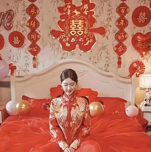 毛晓彤居然悄悄结婚一年啦！对象是王子异，太低调了吧，网上居然找不到一张结婚照！这