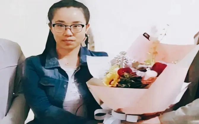 女孩救晕倒老人可惜人没救活

                         