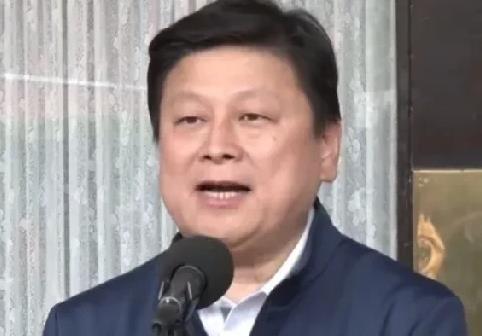 国民党团总召傅崐萁今天对民进党团总召柯建铭举行记者会，宣示将要罢免国民党所有区域