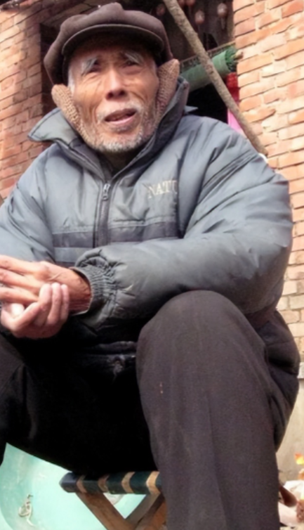 1949年，敌人让杨钦典把白公馆剩下的19名地下党员全部杀了，这时，一个地下党员