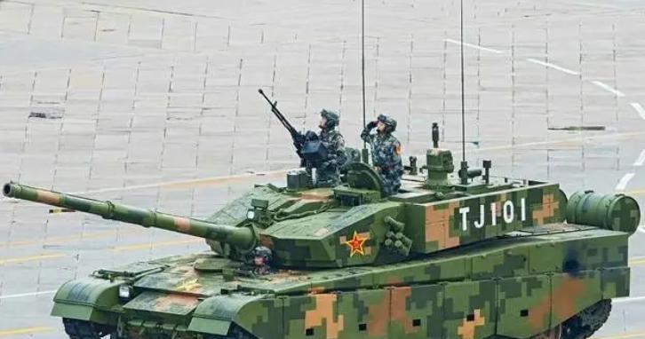 [微风]几百万的坦克，为什么不能在里面装个空调？
坦克兵的弱点出乎意料地简单——