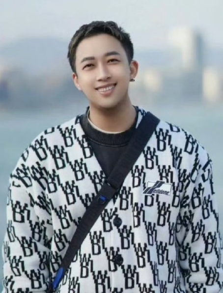 于正否认签约网传新演员