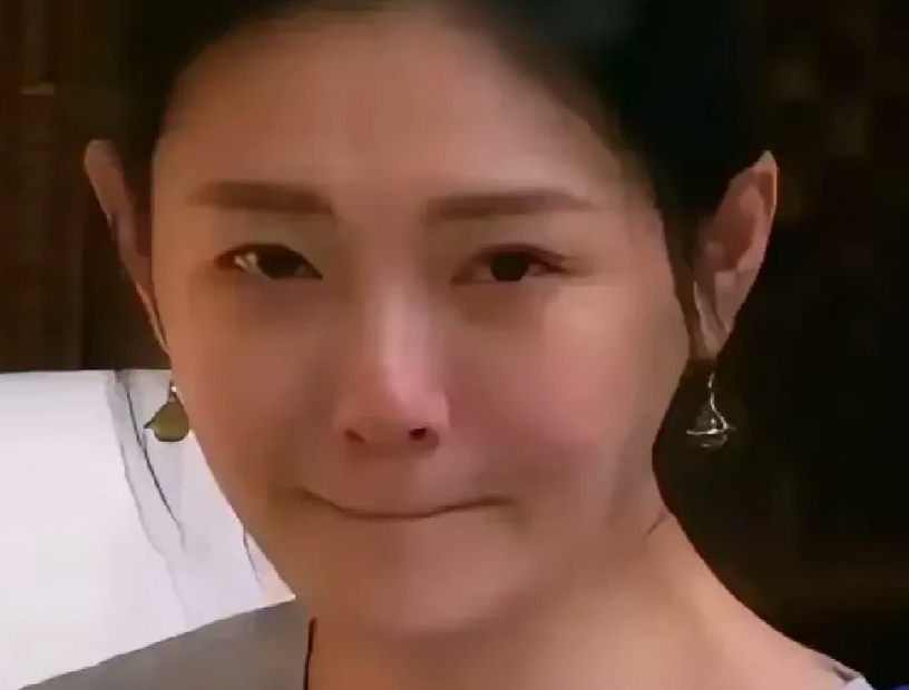 s妈为什么回答的这么硬气
因为她有底气呀，她有小s一家撑着呢，并且s妈太精明了，