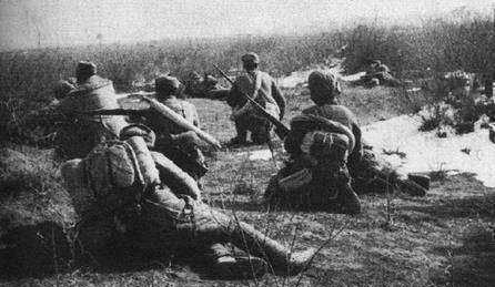 长津湖战役战中，26军76师排长郭本桐，在半山上找吃的，找到一个土豆窑，但是门口