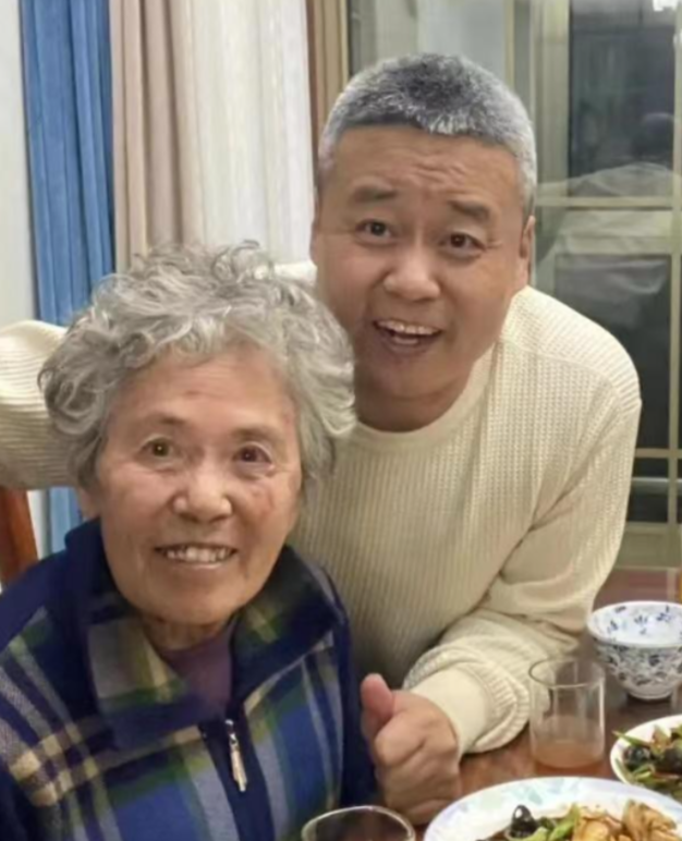 2015年，山东45岁男子因生意失败，负债4600万元，妻离子散，万念俱灰之际，