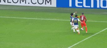 这会是巴西球星奥斯卡为上海海港打进的最后一球吗？面对光州，在比分落后的情况下，他