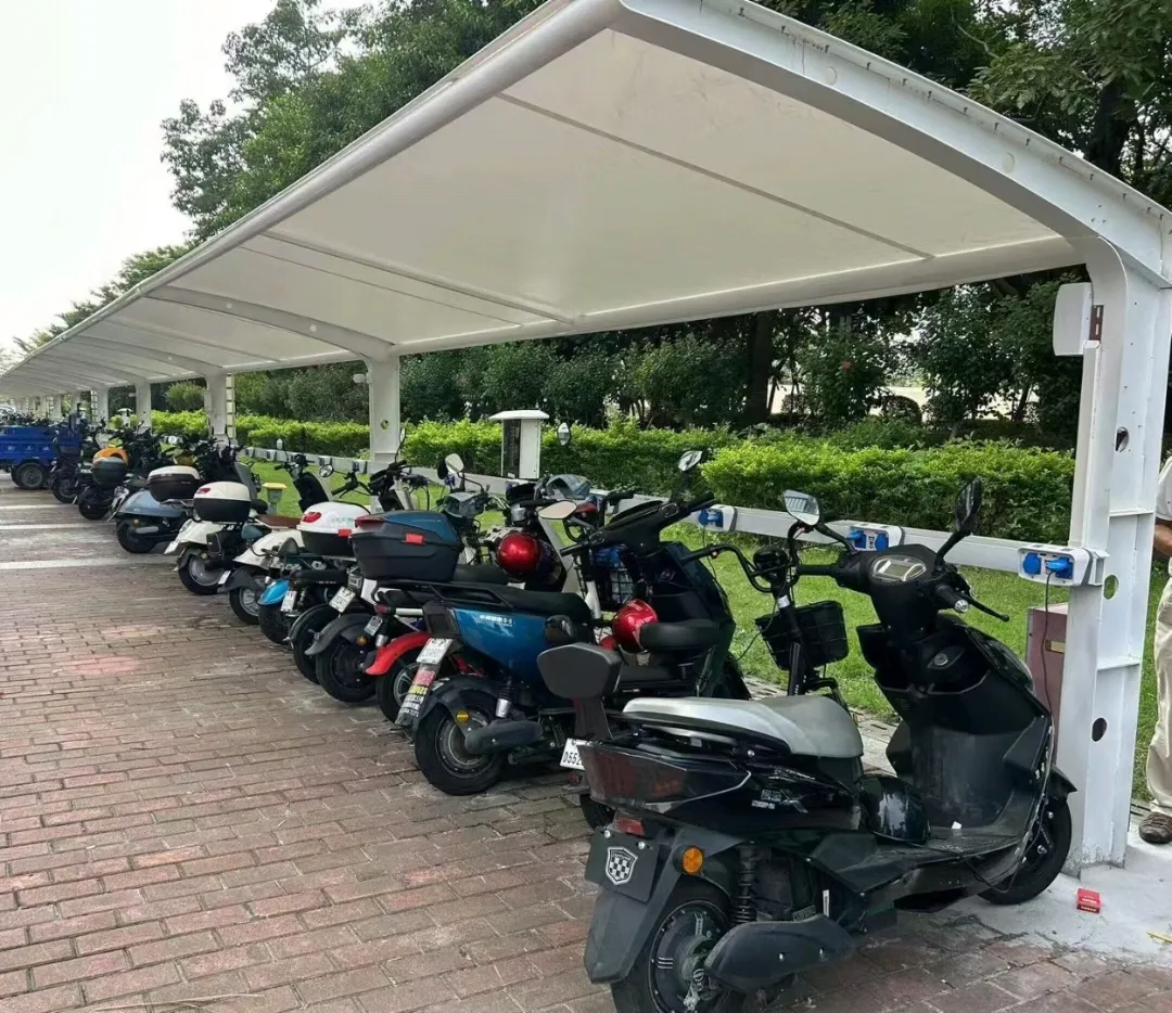 我们小区开始整顿电动车了，现在矛盾出来了，都是这次南京大火闹得

1.很多住户反