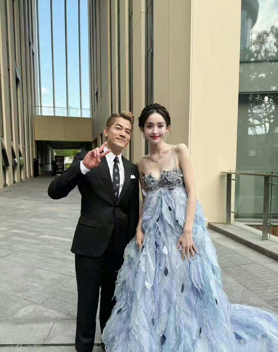 娜扎真高，让天王看起来好小只
