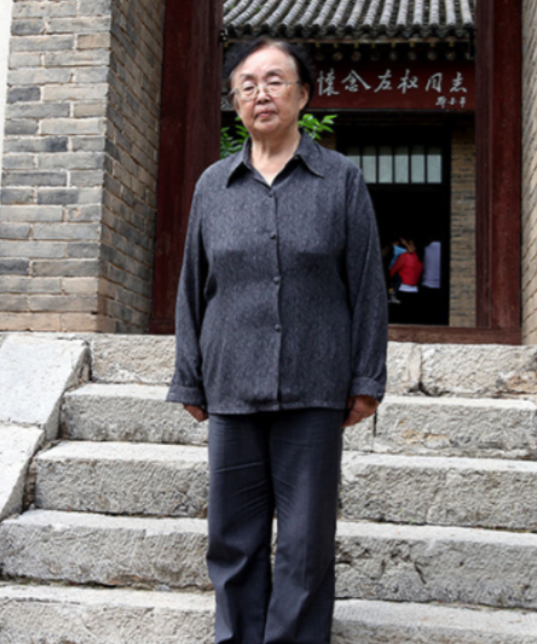 1960年，哈军工院长陈赓办公室冲进一个女孩，她大声问：“凭什么不录取我，我就要