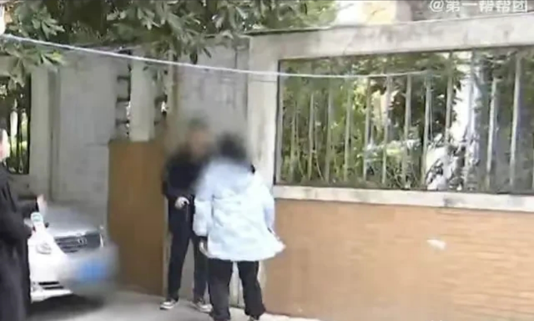 福建福州，一对情侣恋爱后，女方怀了孕，于是两个人着手商量结婚的事情，男方也是一口