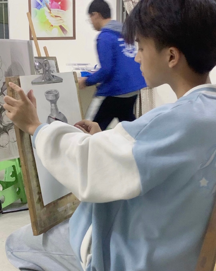 高三美术生