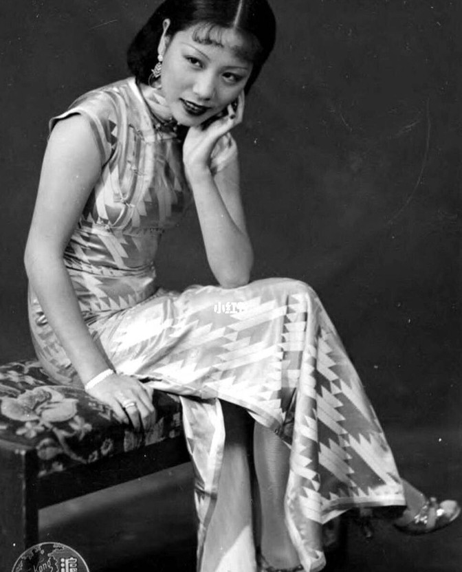 1921年，杜月笙带着30000大洋来找卢小嘉，求他放了黄金荣，但卢小嘉却说道：