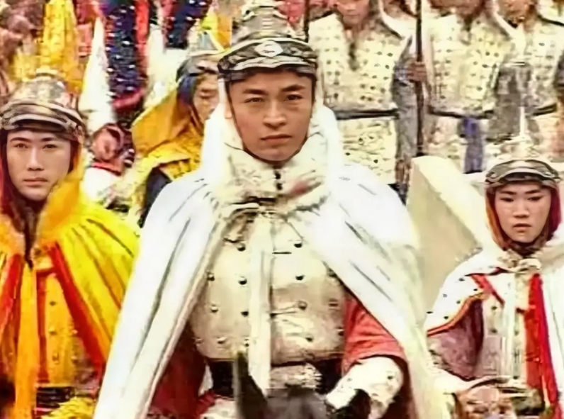 如果多尔衮入京后不迁都，打完仗就带着主力退回关外，京城只留个亲王看守，那么接下来