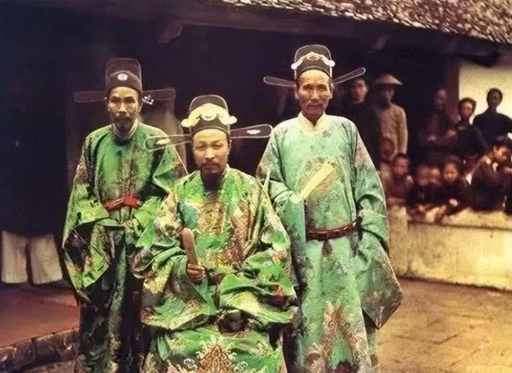 这是哪个朝代的？怎么看着怪怪的