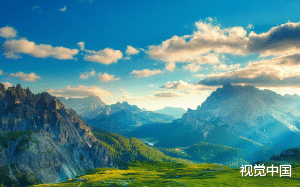 在我被打得奄奄一息的时候，丁雪就在空中看着我