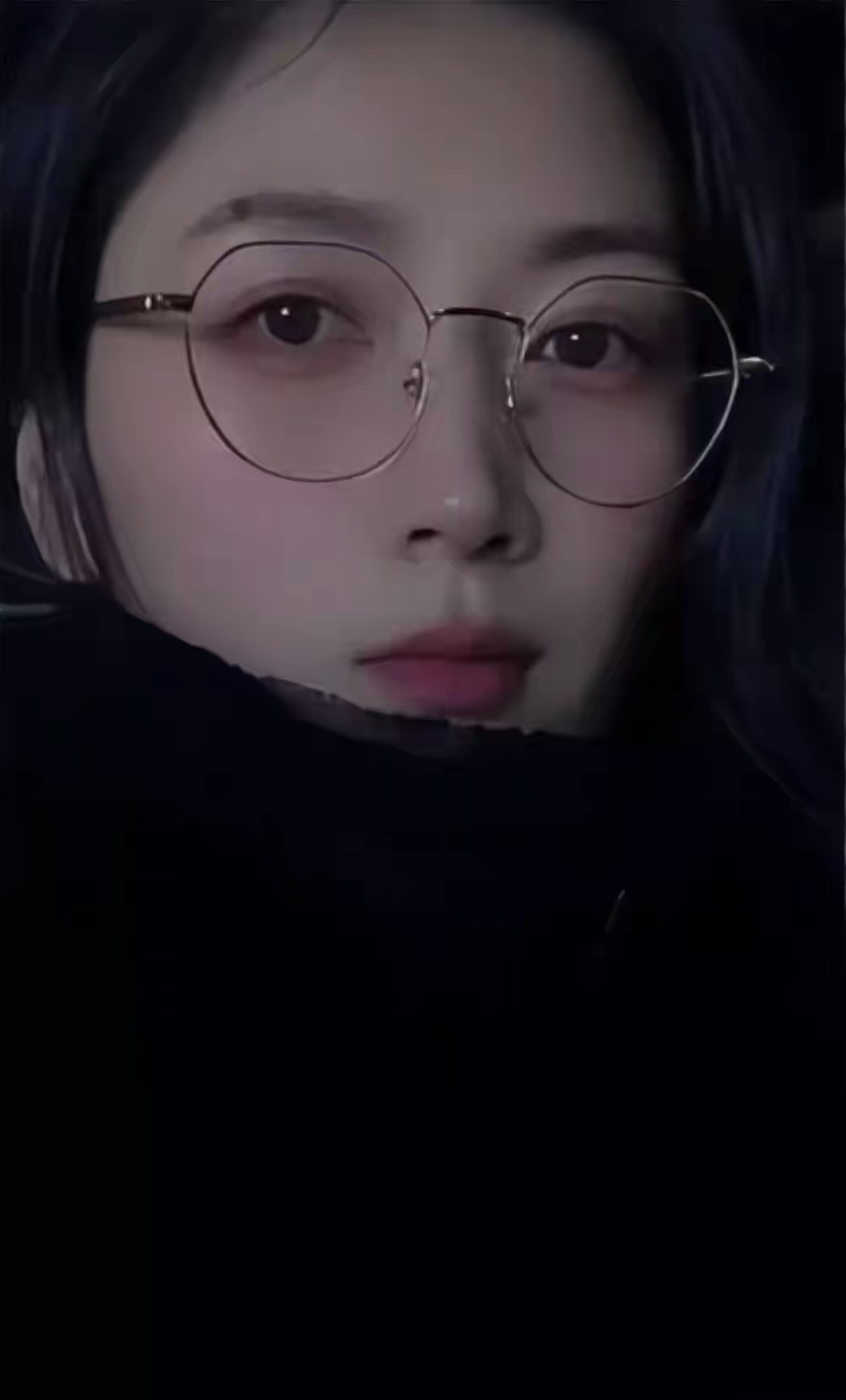 我们这教师的工资不知不觉，无声无息地降了下来，昨天发了三月份工资，5122元。这