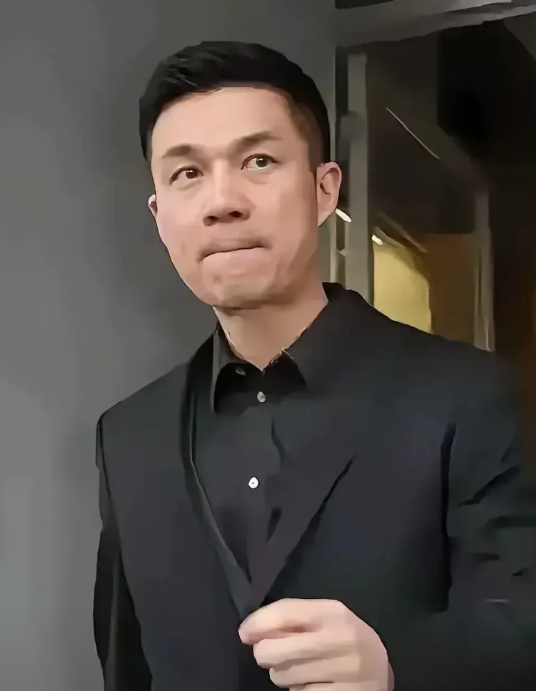 具俊晔又搞事情了，幕后真相渐渐浮出水面。
大S太可怜了，为徐家奉献了一辈子，人一