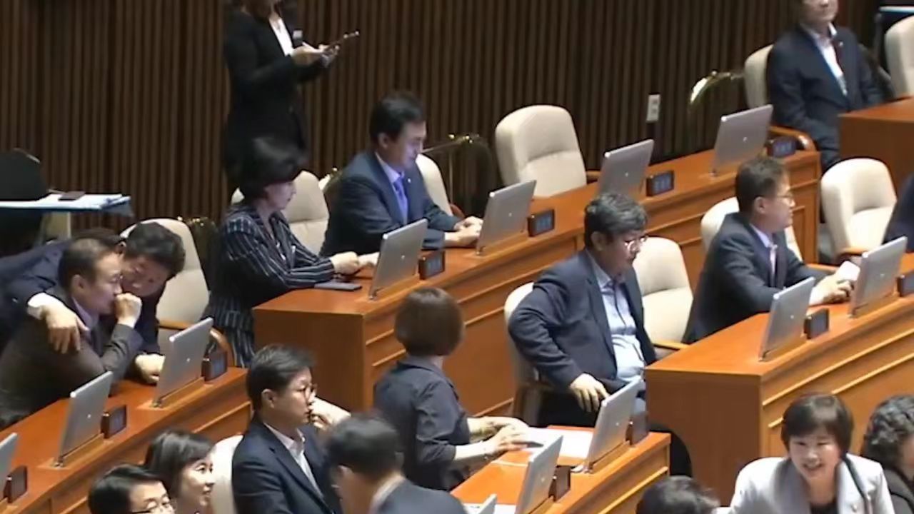 精心布局！韩国民主党巧放“前哨棋子”，再直击尹锡悦弹劾案表决。
 
当地时间12