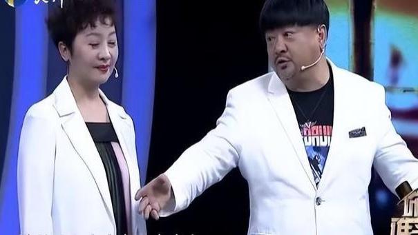 唐静：前夫和秦海璐结婚后，独自陪儿子长大，如今的选择令人泪目