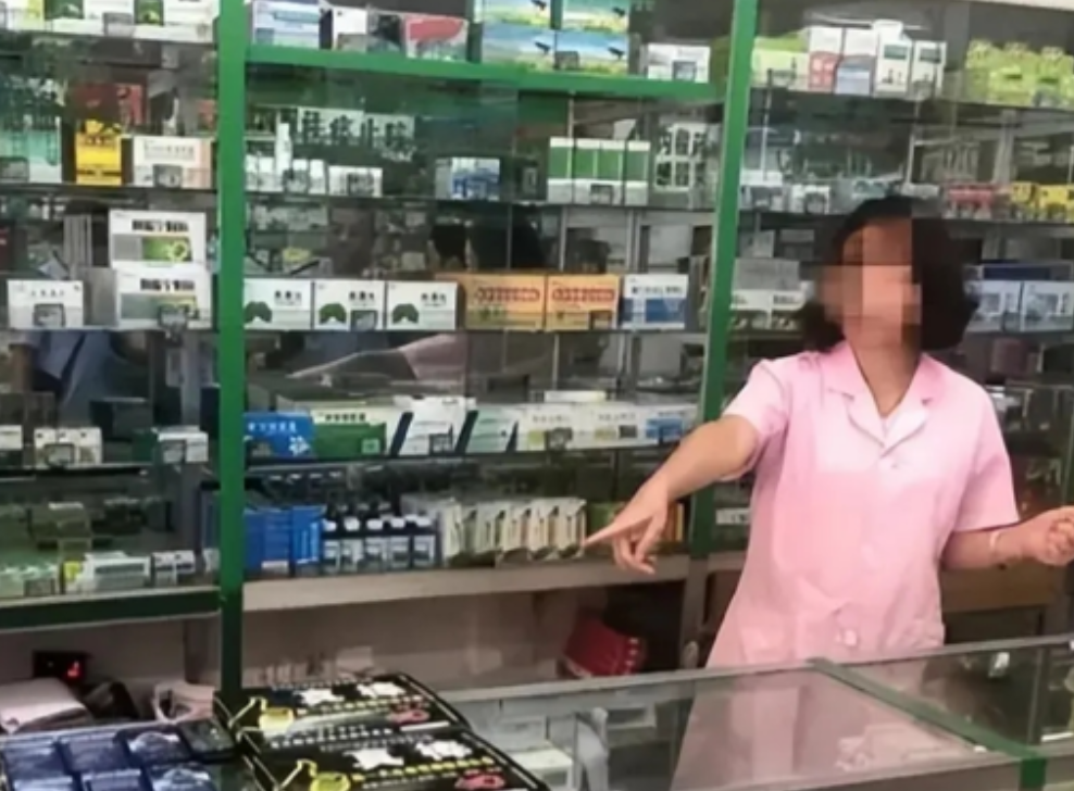 湖北黄石，男子去药店买了伟 哥，服药后迟迟没有反应，男子怀疑药是假的！于是男子决