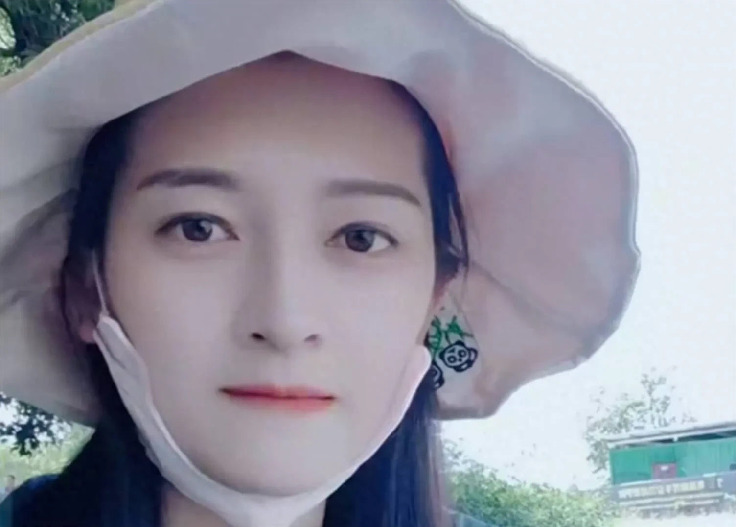 钓鱼博主周翠翠夫妇去世，意外落水溺亡，年仅31岁，家有幼女和老人。拍视频总是会分