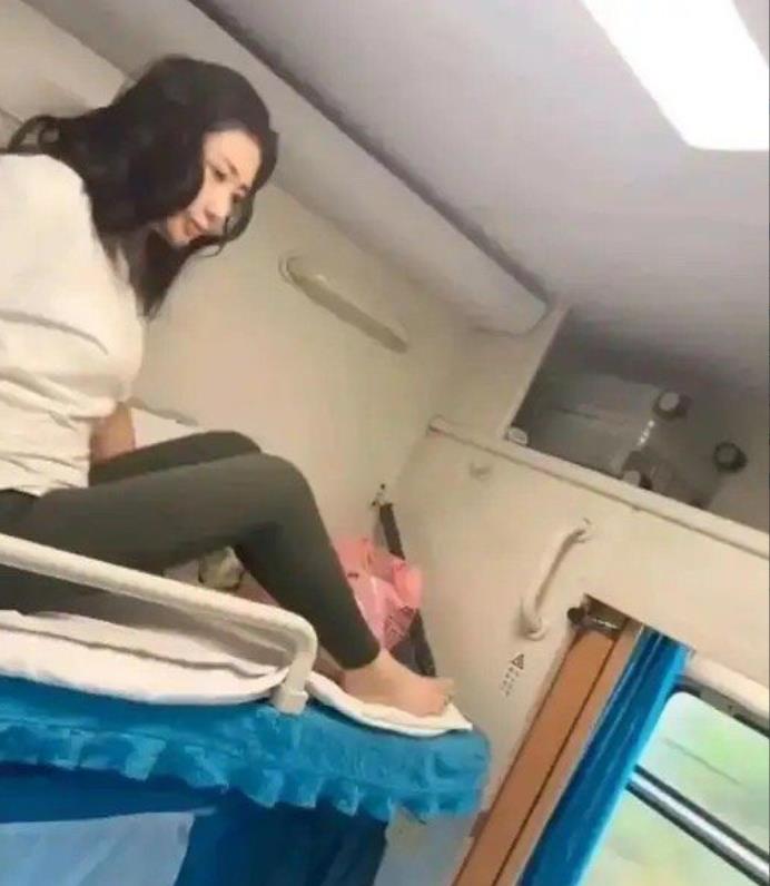 火车上遇到这种不文明行为怎么办