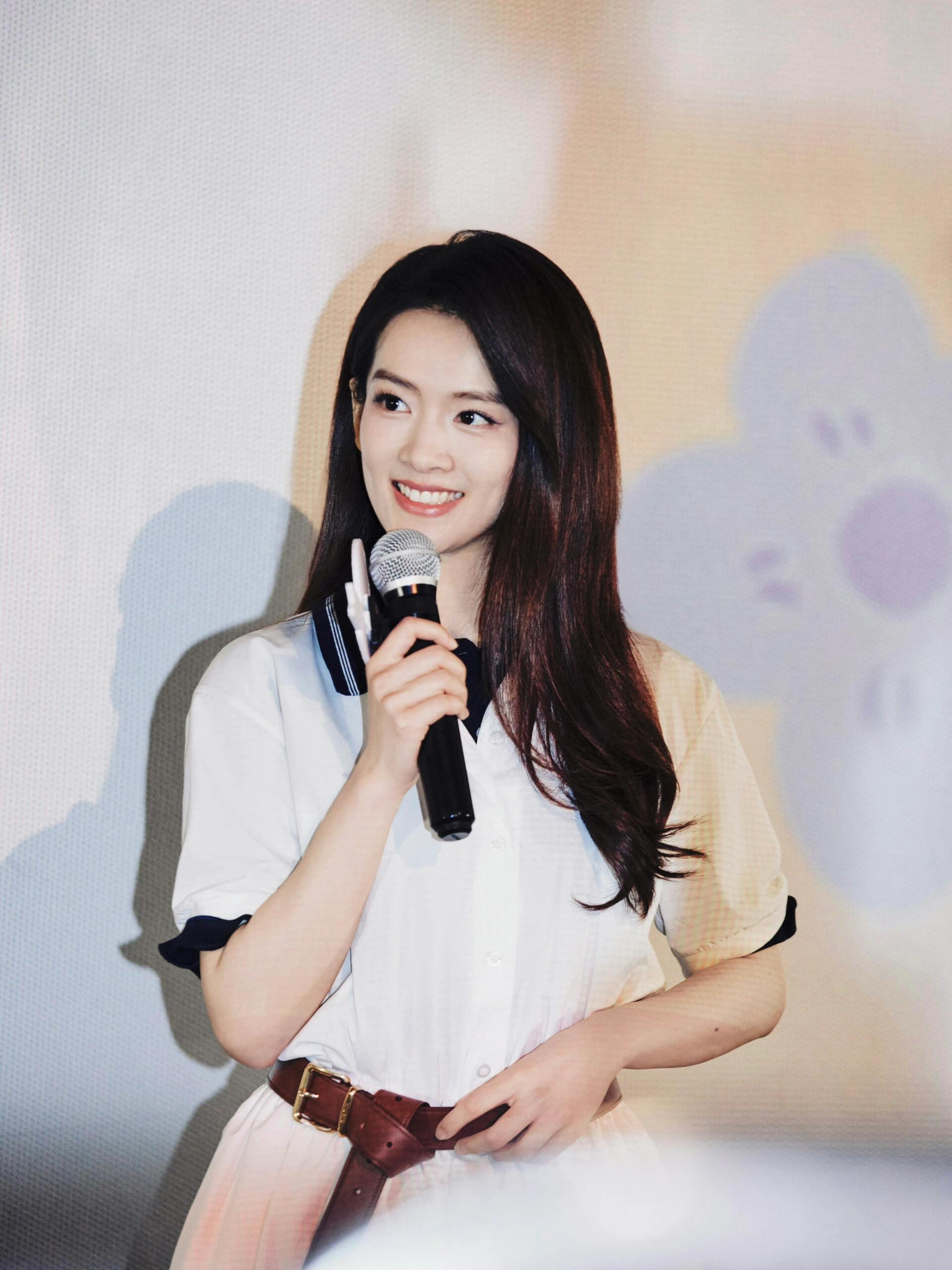 陈昊宇成熟而迷人