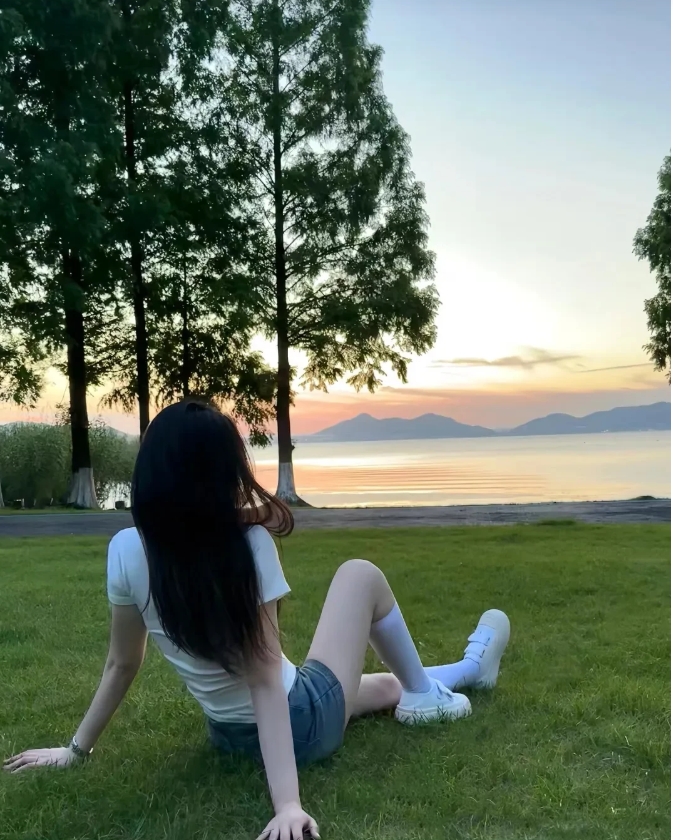 上联：春风得意马蹄疾
下联：……#您的下联最精彩#
