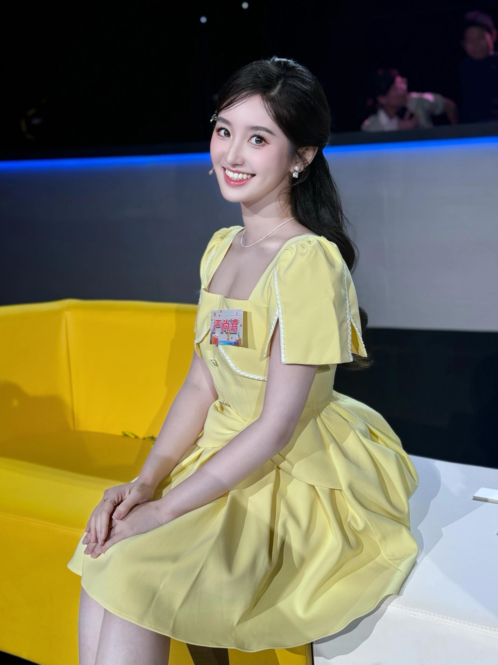 严尚嘉是一位多才多艺的女艺人
