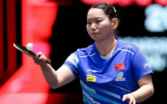 何卓佳那么厉害，偏偏一局也赢不了孙颖莎
   何卓佳能把申裕斌打的找不到东南西北