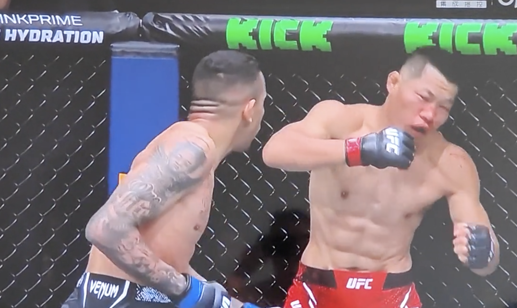 UFC305，李景亮被击倒两次，彻底失败。全程几乎被动挨打，几乎没有进行过有效防