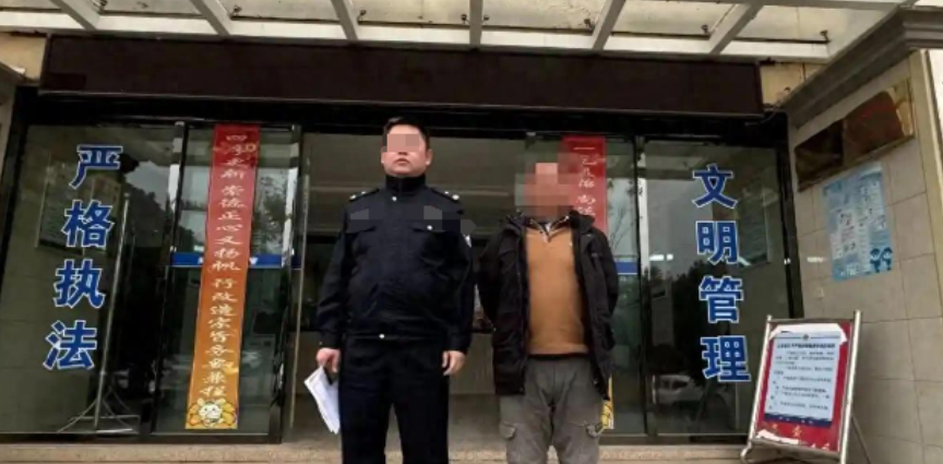 湖北武汉，当一辆汉口驶向武穴市的大巴车途经武穴城东新客运站后，继续向终点站前行，