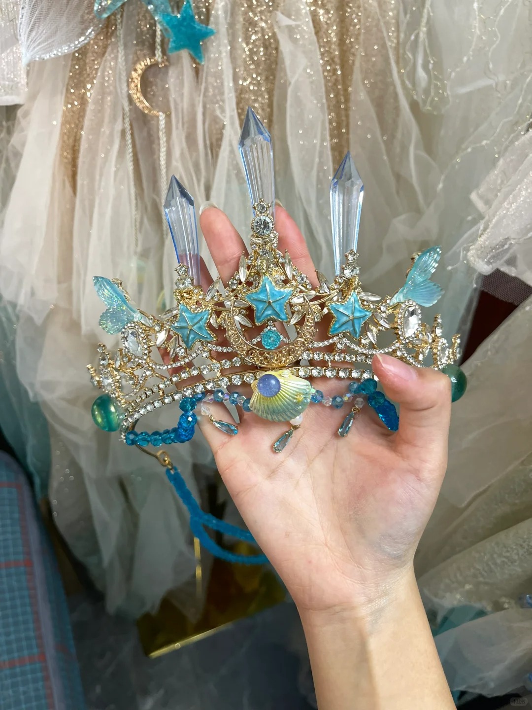 客妹抄袭我做的配饰接单怎么办
啊啊啊啊不知道怎么说了，客妹在我这租了衣服又定了两