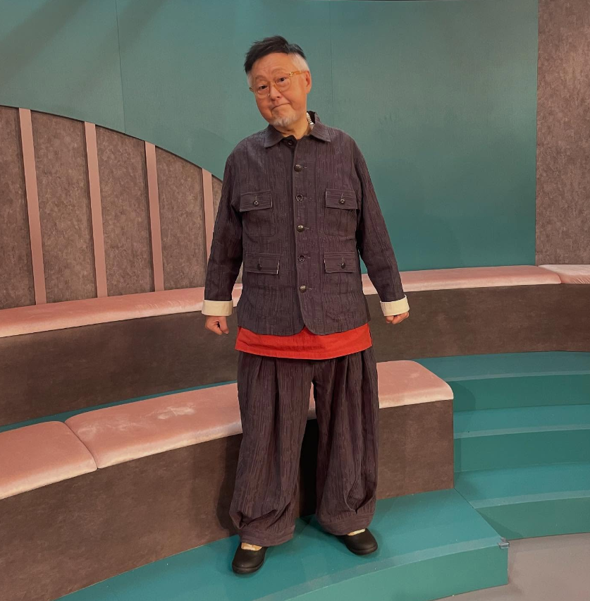 他以前经常参与周星驰主演，印象最深刻就是《食神》和《唐伯虎点秋香》，他今年都已经