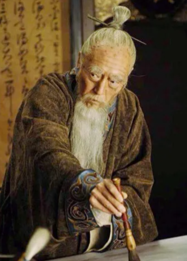 其实，严嵩之所以留下后世骂名，很大程度上是在替嘉靖皇帝背黑锅。嘉靖沉迷修道，玩弄