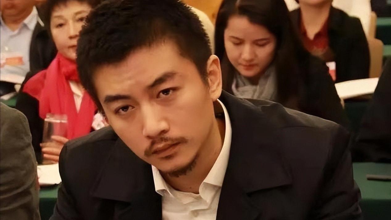 事实证明，被同行嘲讽是“集邮女”的陈妍希，离婚早就有迹可循