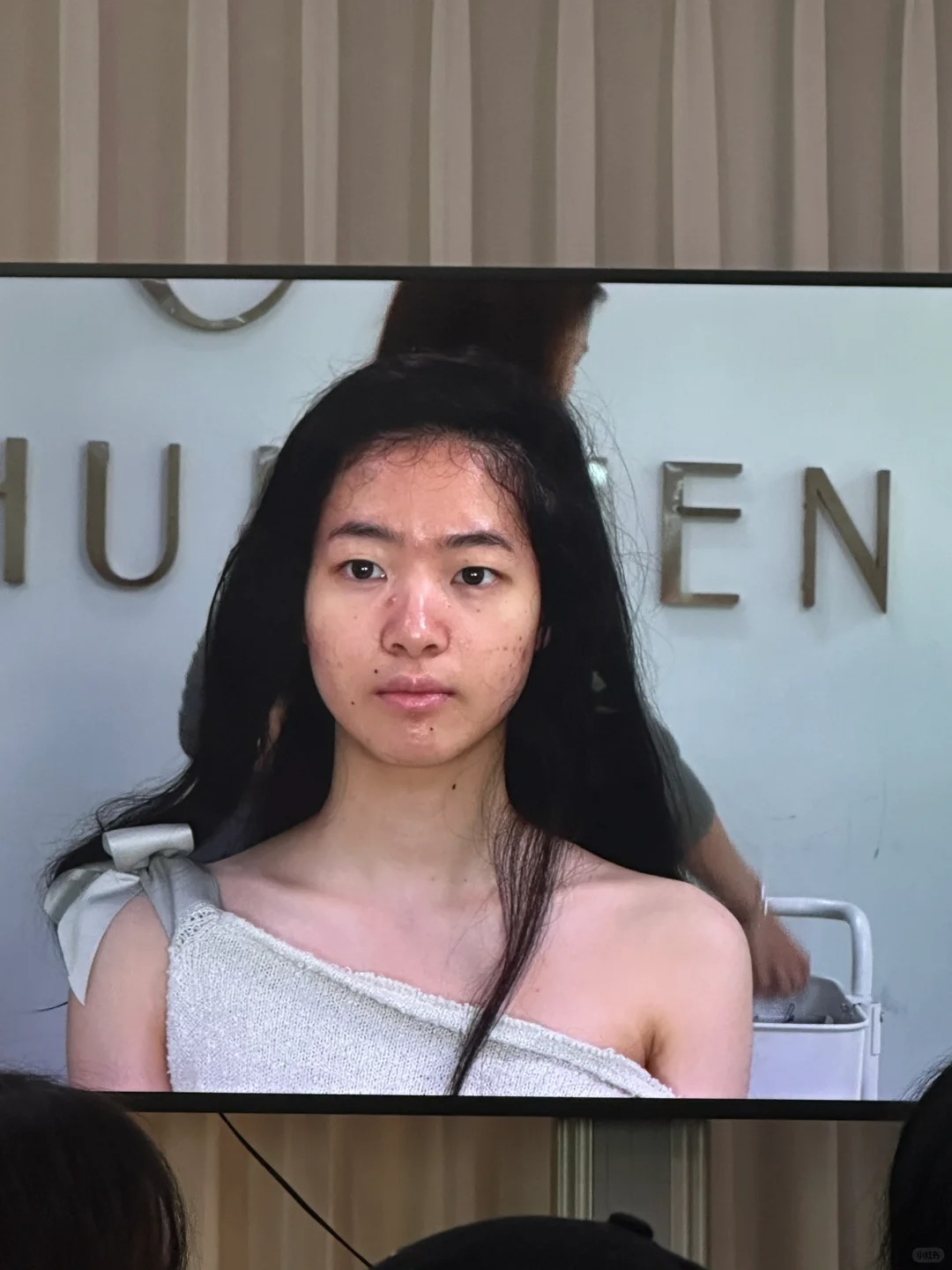 神之手来咯～
快来看惠惠陈老师的神之手！！我是真没想到简单的几个辫子能这么好看！