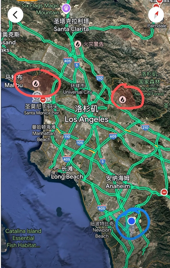 洛杉矶山火还没扑灭，很多网友来问我家有没有被烧，我们家没有被烧，天还是蓝天，只是