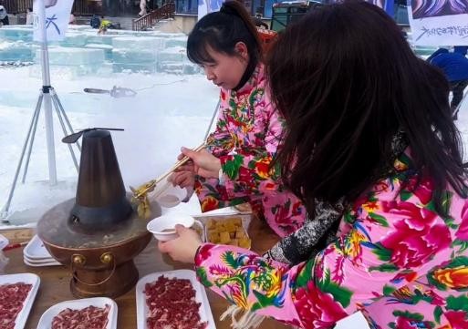 东北人冬天不吃辣靠肉和热汤

                         