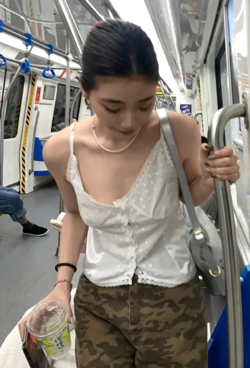 如果你在地铁上碰到她，你会坐过站吗