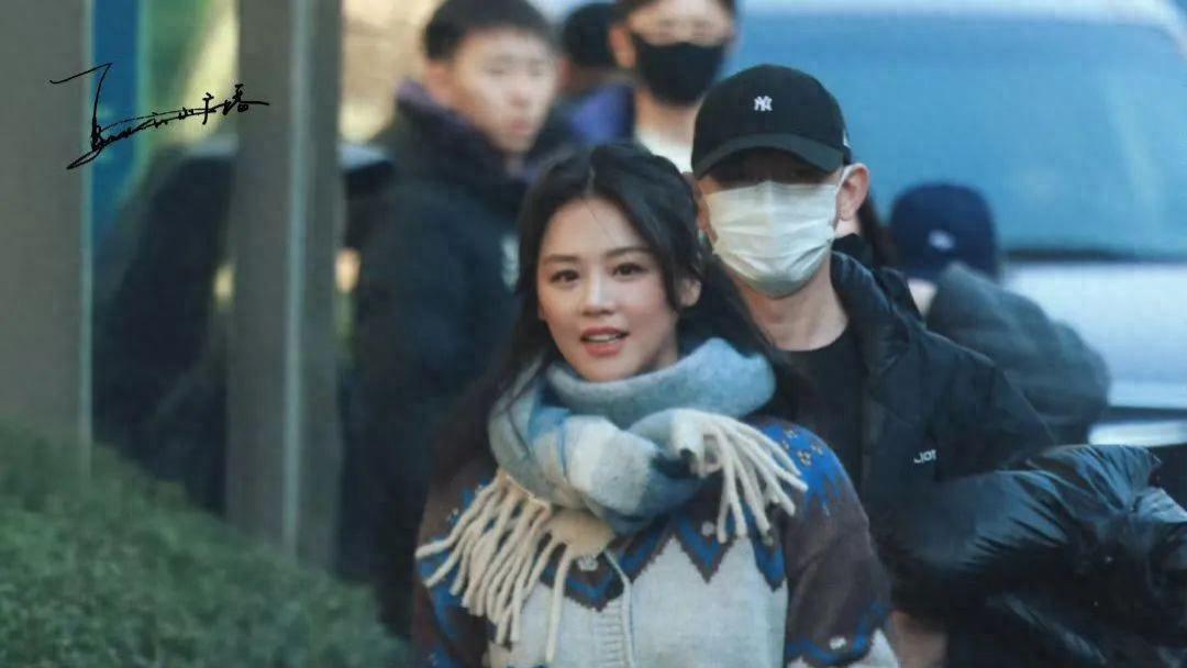 马思纯近期私服穿搭曝光 青春疼痛文学女主角感觉再现