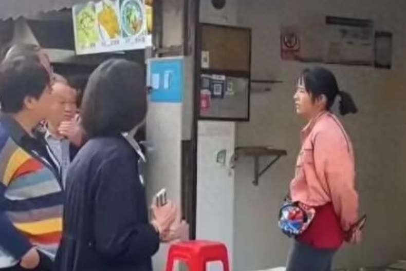 湖北武汉，房东见包子店生意好，将房租从1.1万涨到1.8万元，老板娘拒绝，房东连