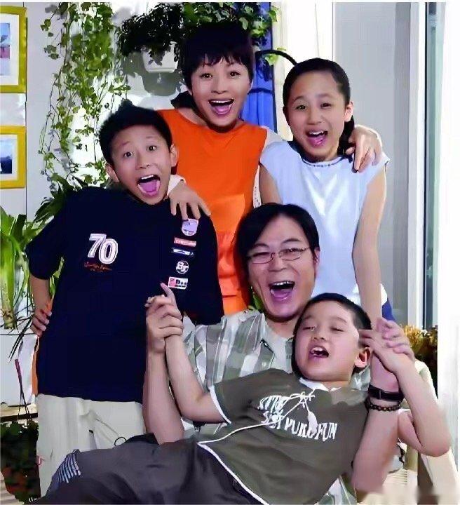 对比现实,高亚麟背弃妻子时玮,与小三徐梓均私通勾当,令人齿冷。更可憎者,竟肆意家