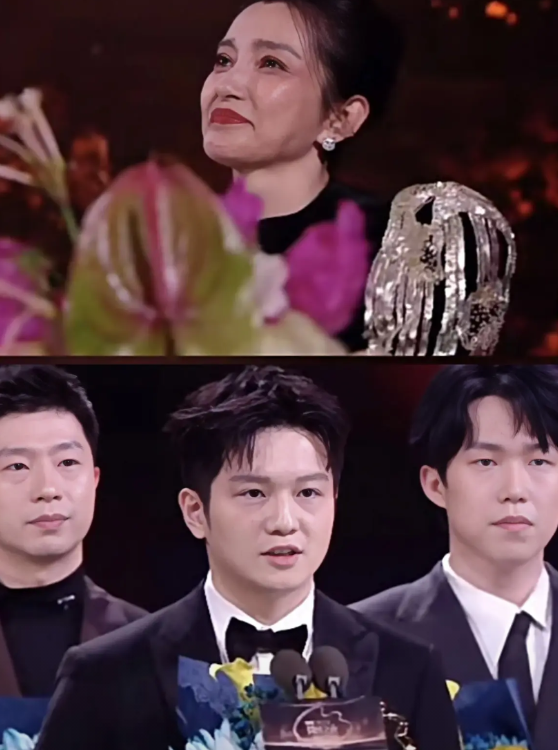 今天樊振东获得年度最佳运动员上台发言时，这三个人的表情有点意思：
1.樊振东在发