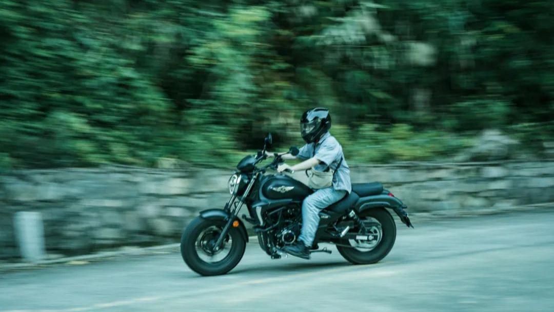 骑着笨重的豪爵TR300跑山，是什么感受？