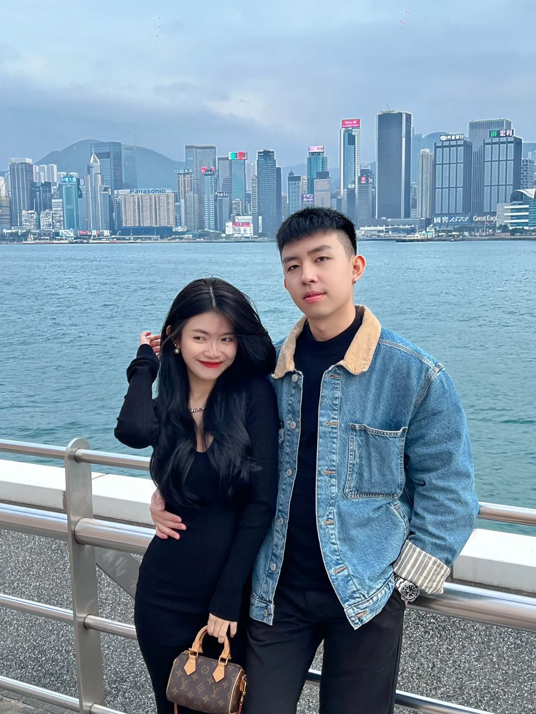 浪漫的维多利亚港～🌊🤍
在浪漫的维多利亚港留下我们的脚印～🌊🤍