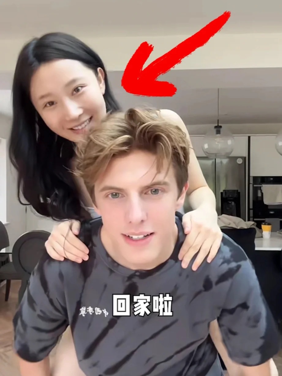 不是吧姐，你们塌了我怎么办啊…
这真的是我最磕的一对异国恋！
我是看她们的视频才