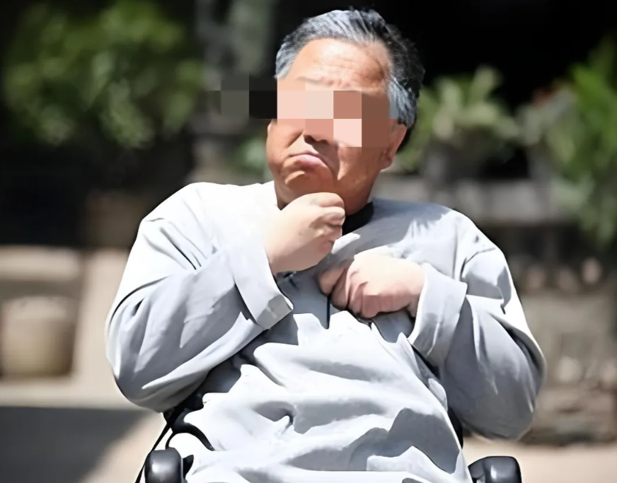 湖南，一男子不务正业，只顾自己玩乐，对妻子儿子压根不管，他为了搞钱供自己挥霍，贩